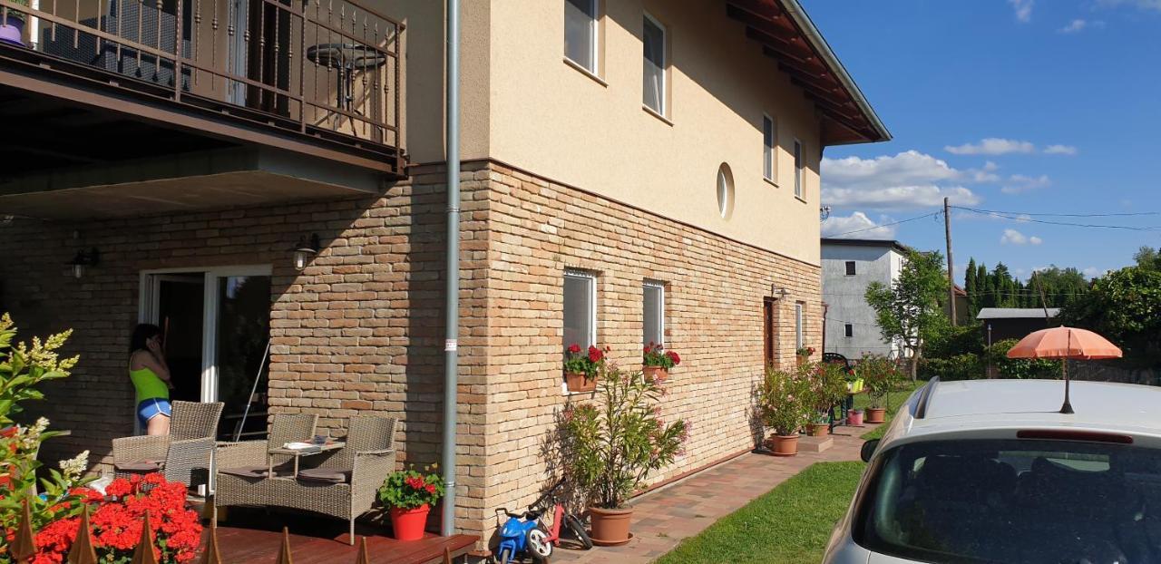 Wellapartman Zamárdi Exterior foto
