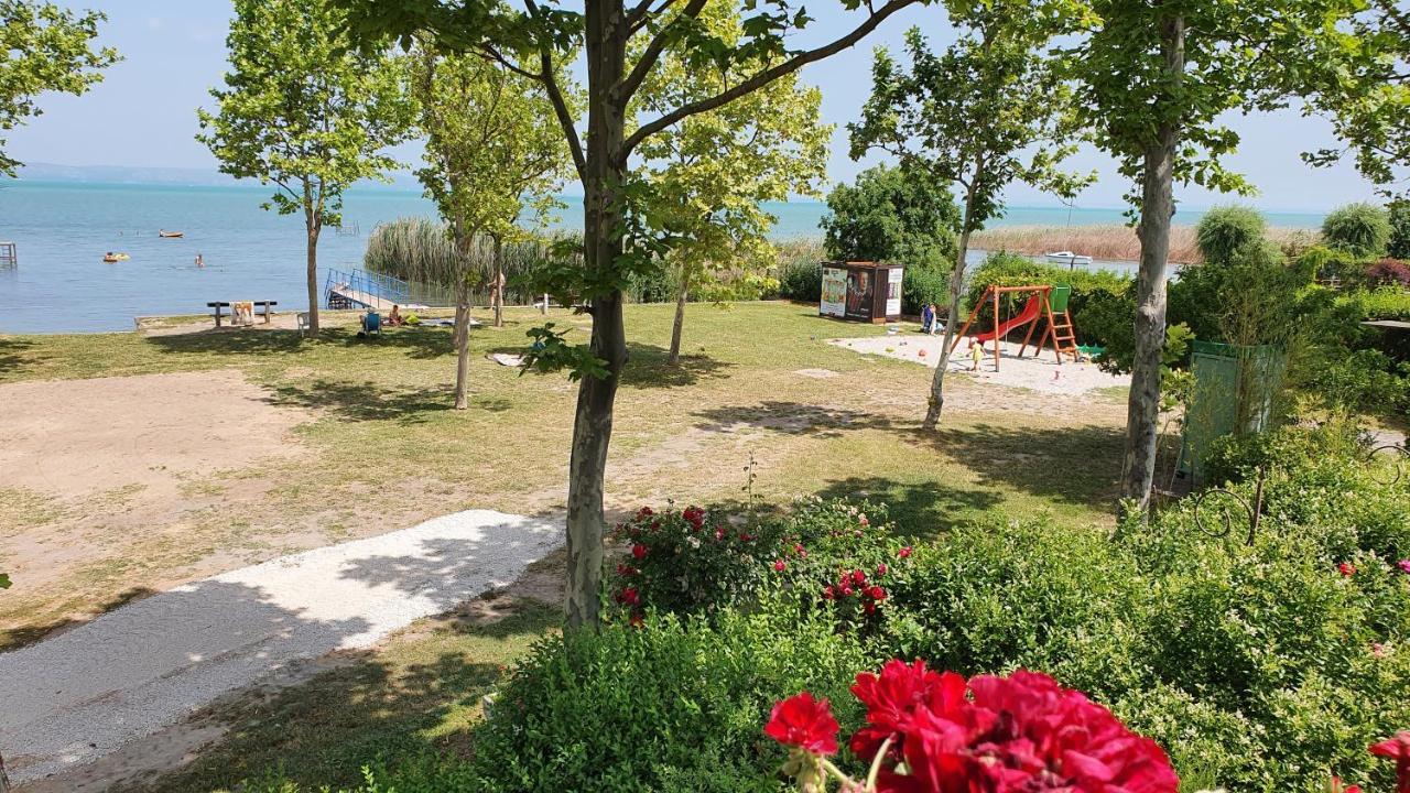 Wellapartman Zamárdi Exterior foto